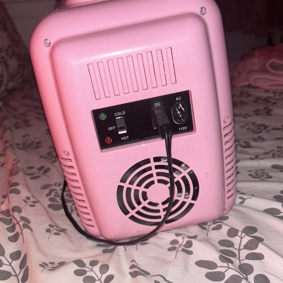 Pink mini fridge🌸 - Picture 4 of 4